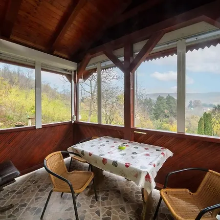 Nanin 2 Holiday home *
